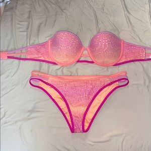 VICTORIA’S SECRET Strapless Bikini